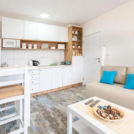 M Zlatni Breg 公寓 *