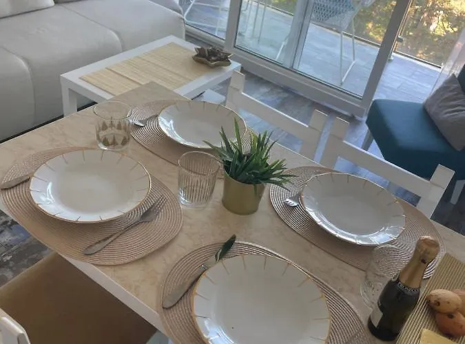 M Zlatni Breg Apartment